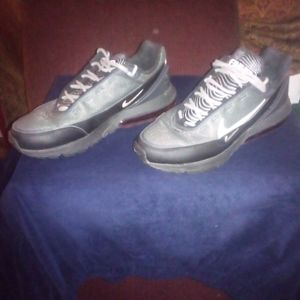 Size 11.5 Nike Air Max Pulse shoes grey and dark red